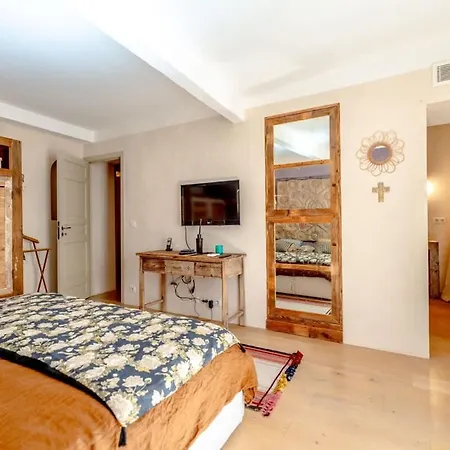 House Portail L Vintage, L Shellter Nyaraló Saint-Tropez